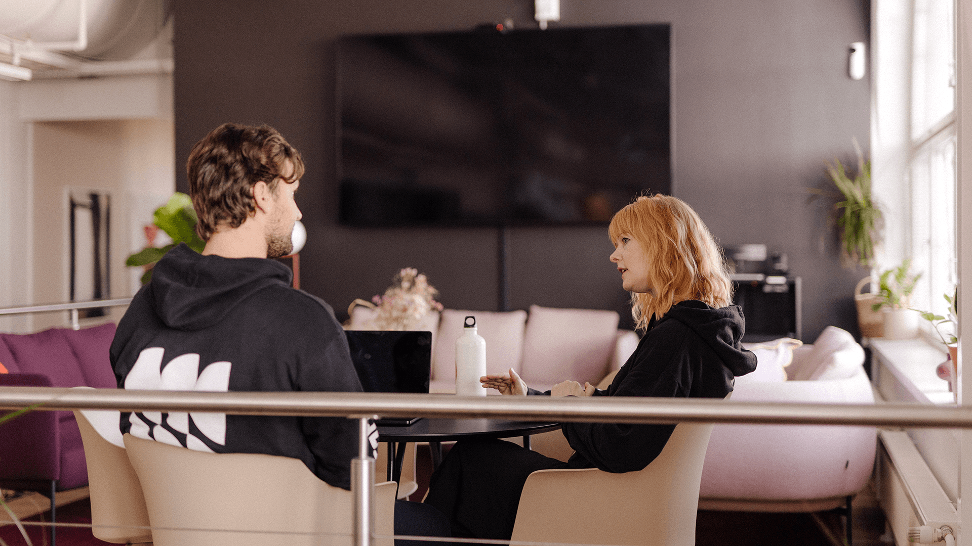 Integrata® AI tuo tekoälyn HR:n työkaveriksi.